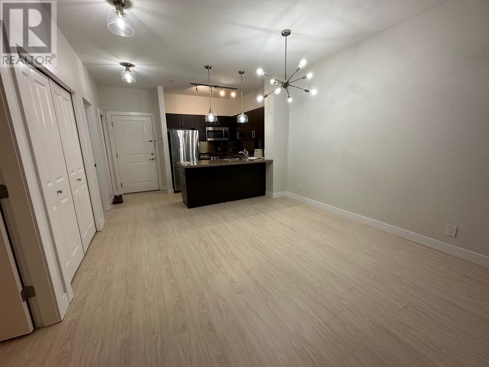 Listing Picture 5 of 14 : 206 8400 ANDERSON ROAD, Richmond / 烈治文 - 魯藝地產 Yvonne Lu Group - MLS Medallion Club Member