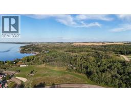 8 Whitetail Close