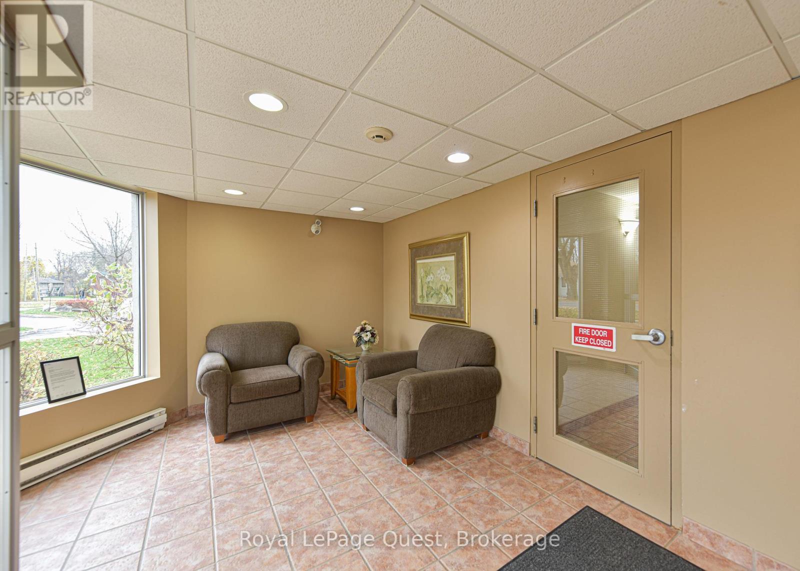201 - 107 Bond Street, Orillia, Ontario  L3V 1J7 - Photo 3 - S11962049