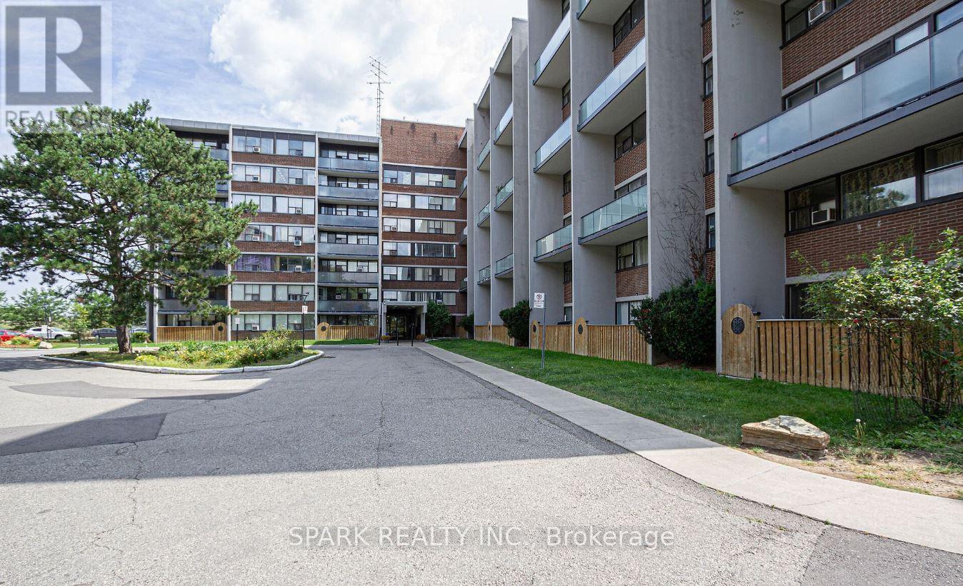 301 - 2121 ROCHE COURT, Mississauga, Ontario