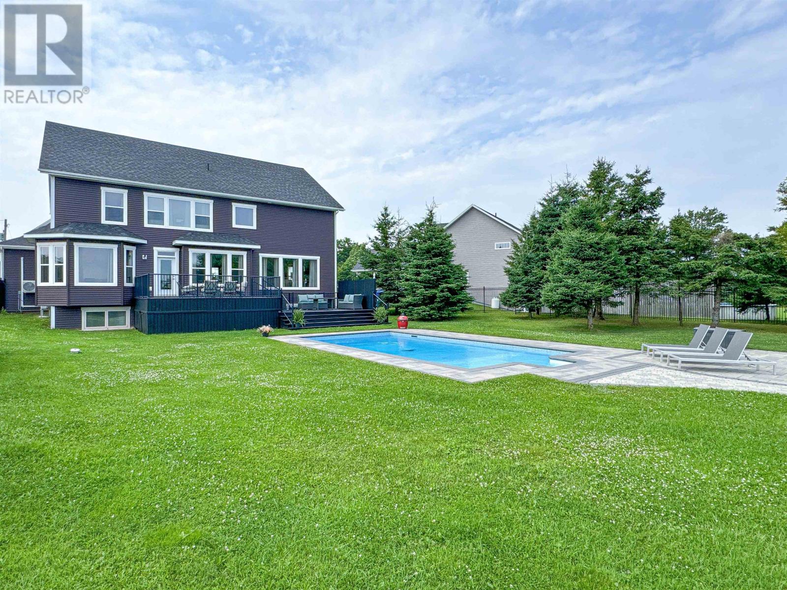 Property at 14 Craigavon Court image 2