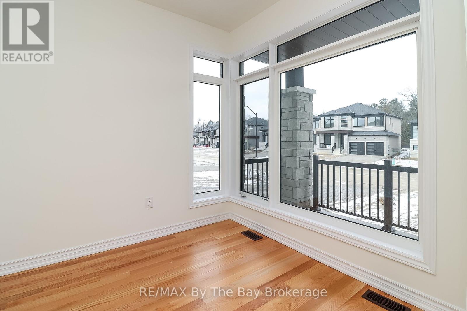 151 Rosanne Circle, Wasaga Beach, Ontario  L9Z 0N1 - Photo 10 - S11962128