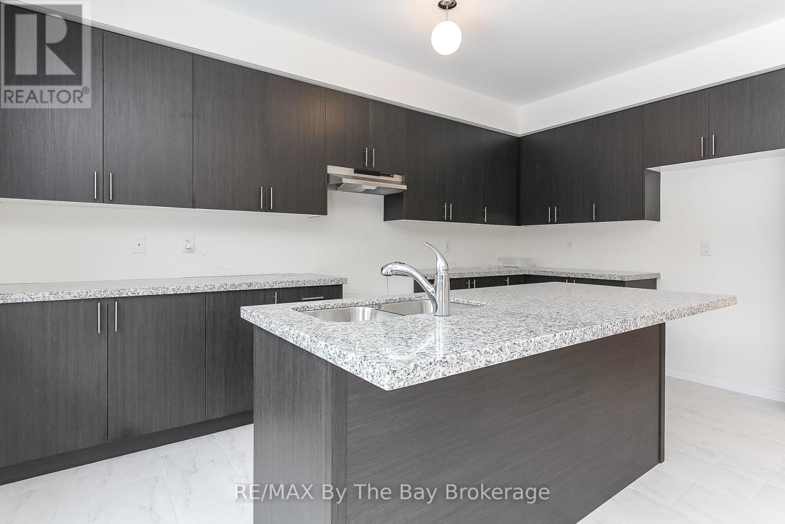 151 Rosanne Circle, Wasaga Beach, Ontario  L9Z 0N1 - Photo 22 - S11962128