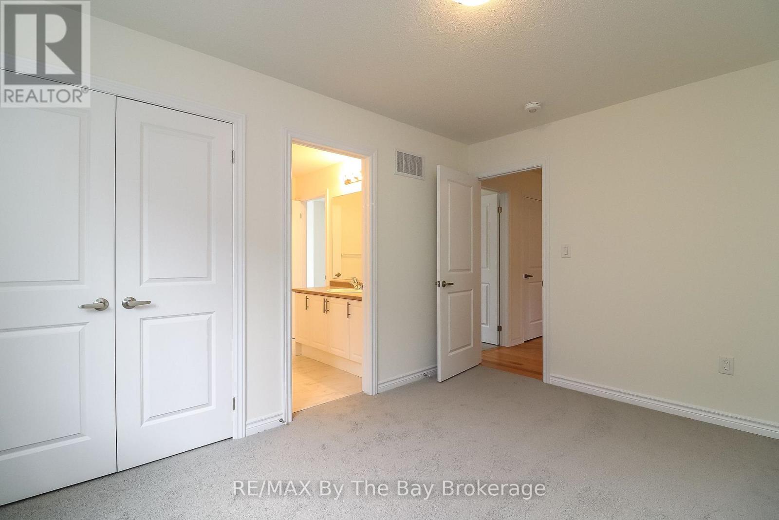 151 Rosanne Circle, Wasaga Beach, Ontario  L9Z 0N1 - Photo 33 - S11962128