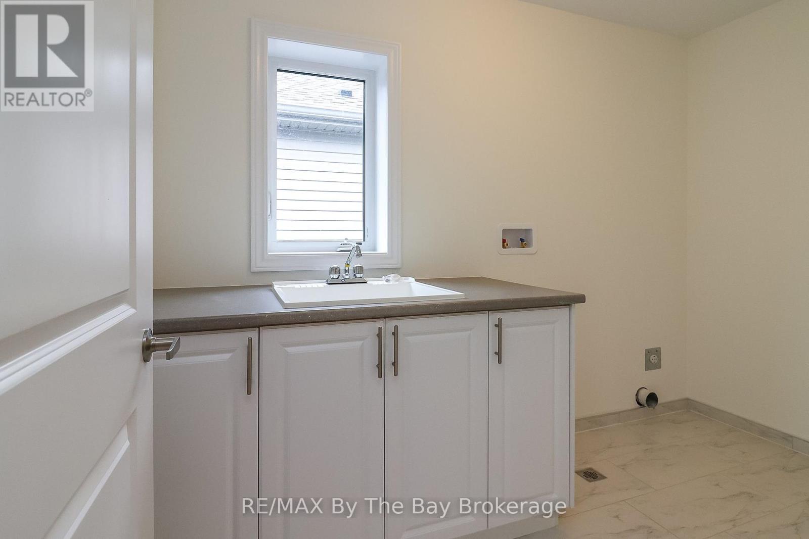 151 Rosanne Circle, Wasaga Beach, Ontario  L9Z 0N1 - Photo 37 - S11962128