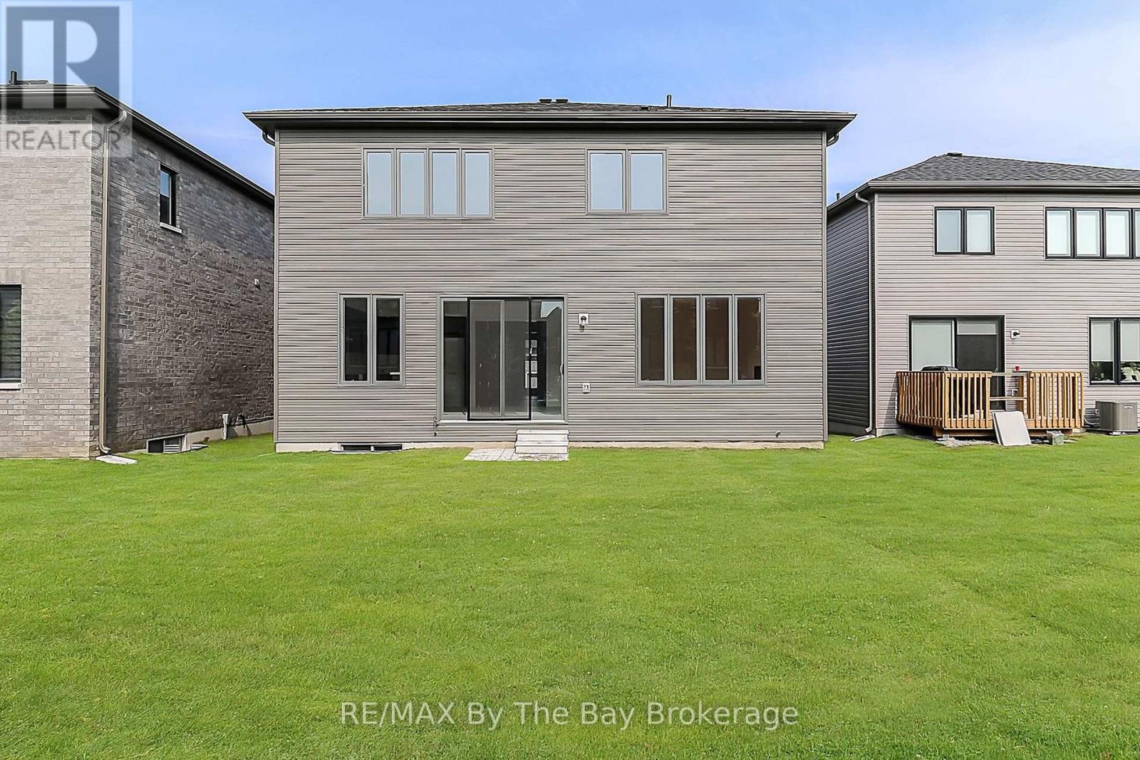 151 Rosanne Circle, Wasaga Beach, Ontario  L9Z 0N1 - Photo 5 - S11962128