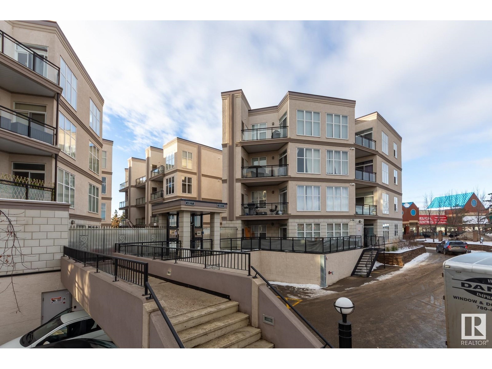 Property at #162 4823 104A ST NW image 2