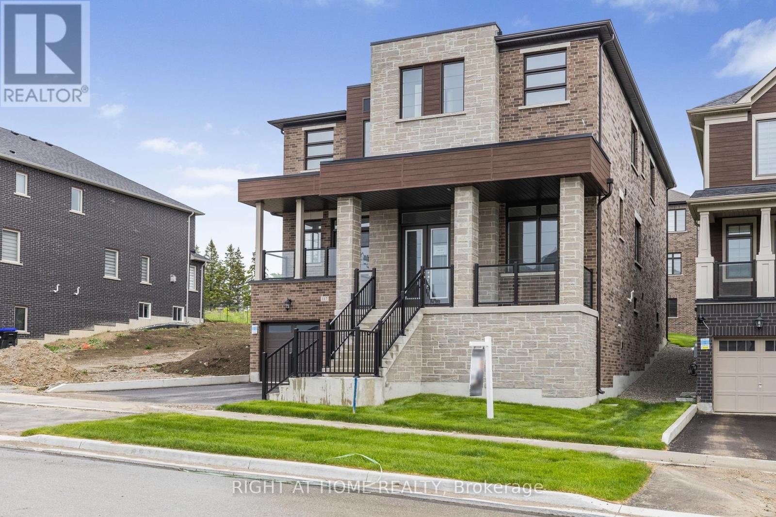 Property at 117 ROWE STREET image 2