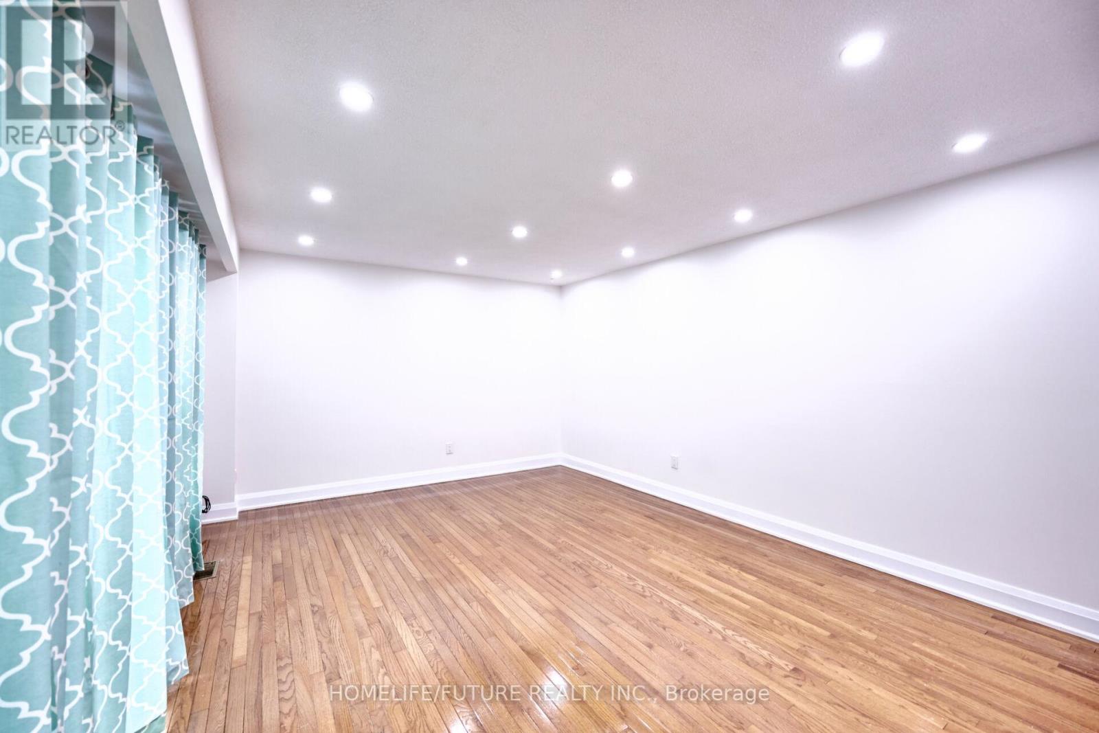 Property at 119 BURROWS HALL BOULEVARD image 3