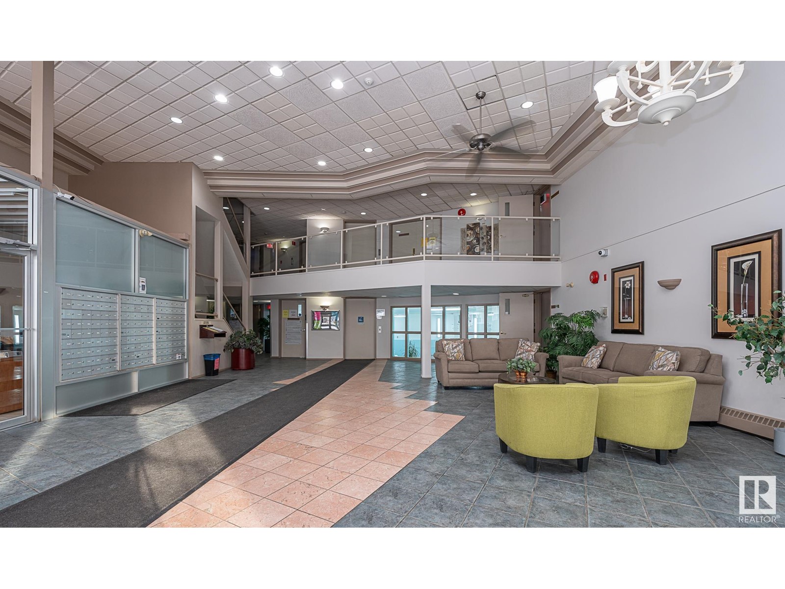 Property at #420 15499 CASTLE DOWNS RD NW image 2