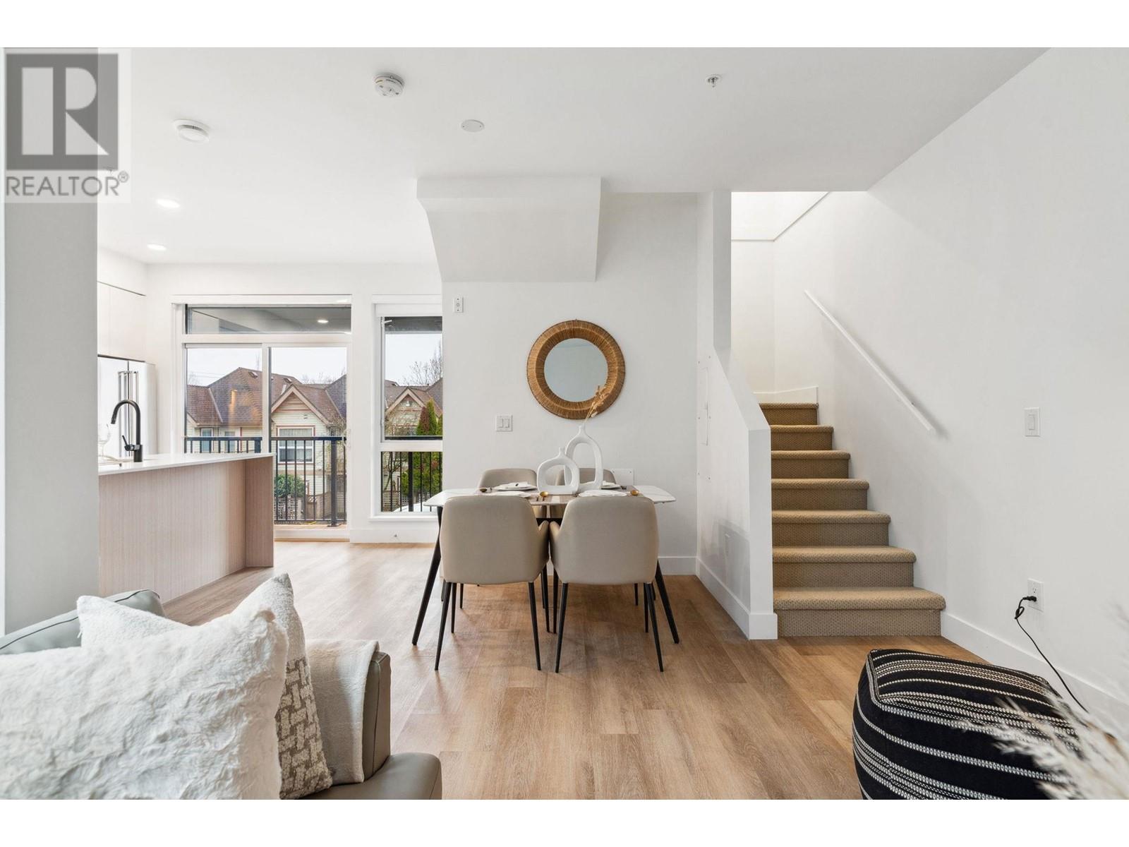 112 1306 LAVAL SQUARE