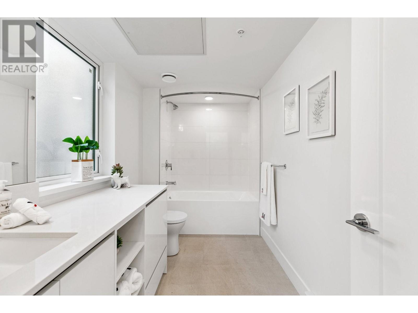 112 1306 LAVAL SQUARE