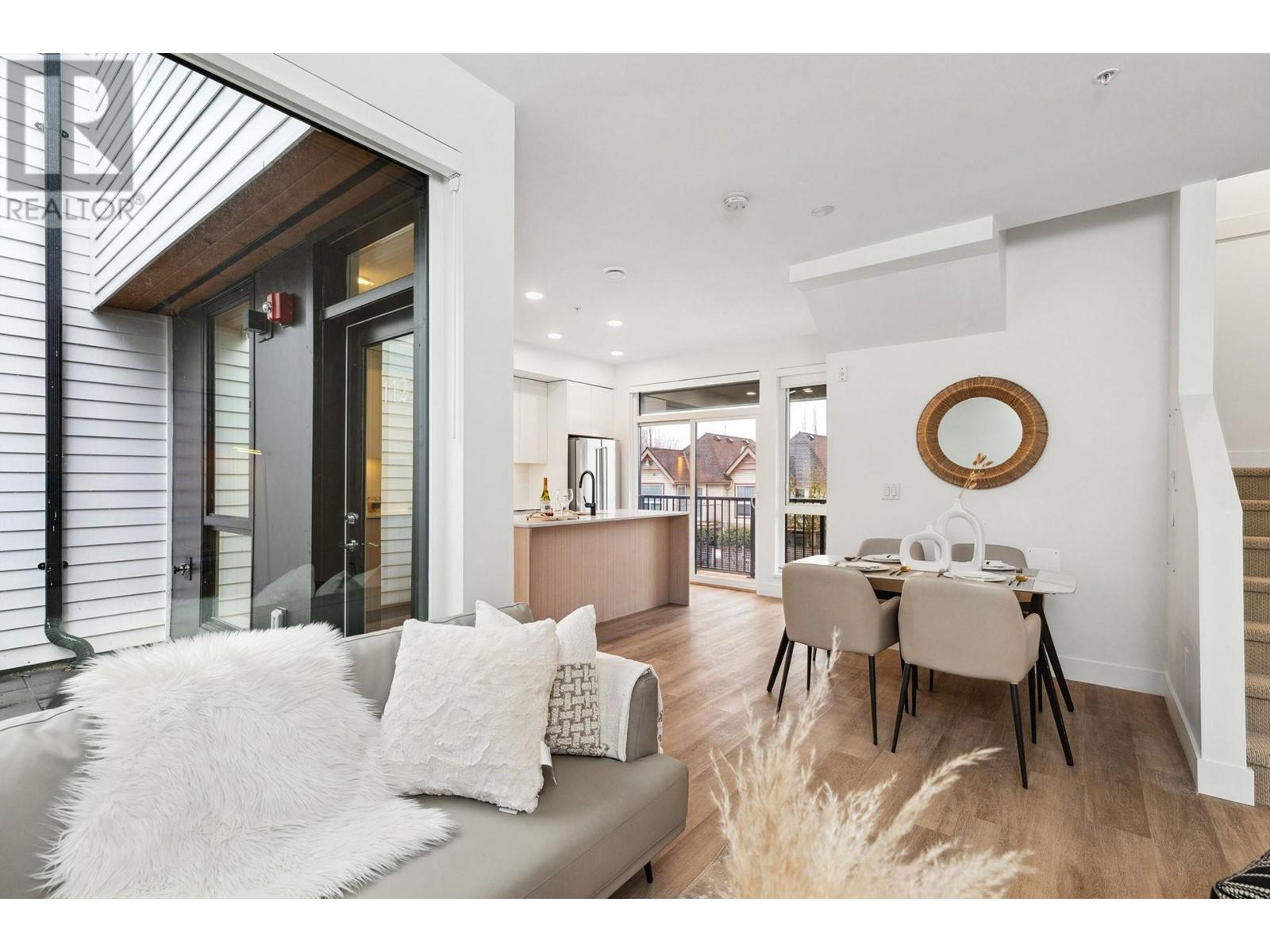 112 1306 LAVAL SQUARE