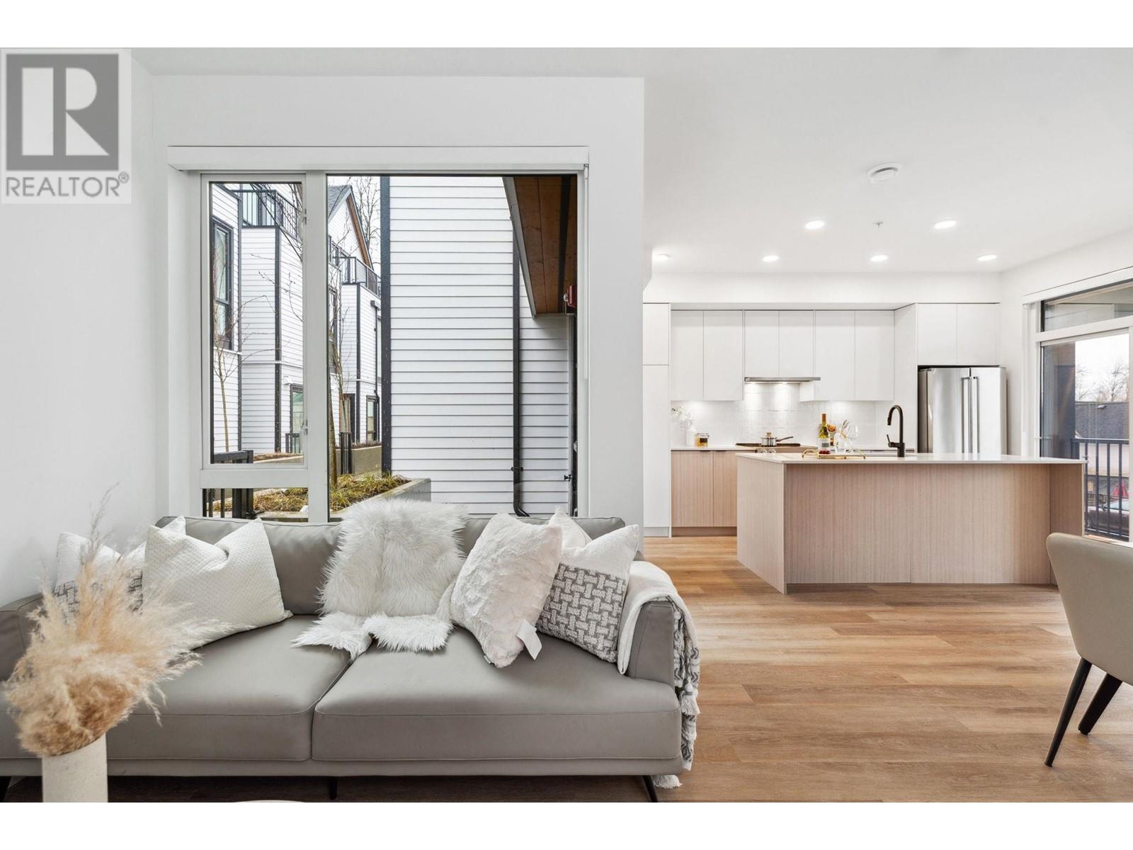 112 1306 LAVAL SQUARE