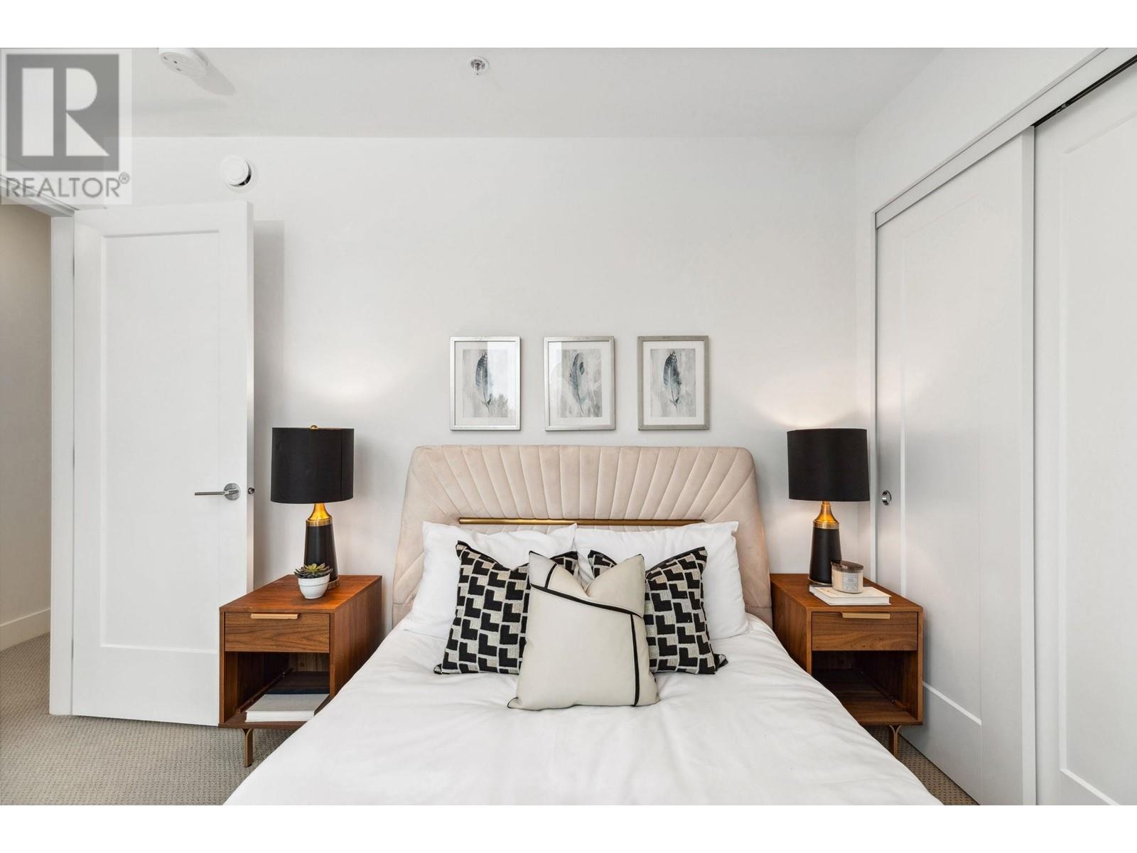 112 1306 LAVAL SQUARE