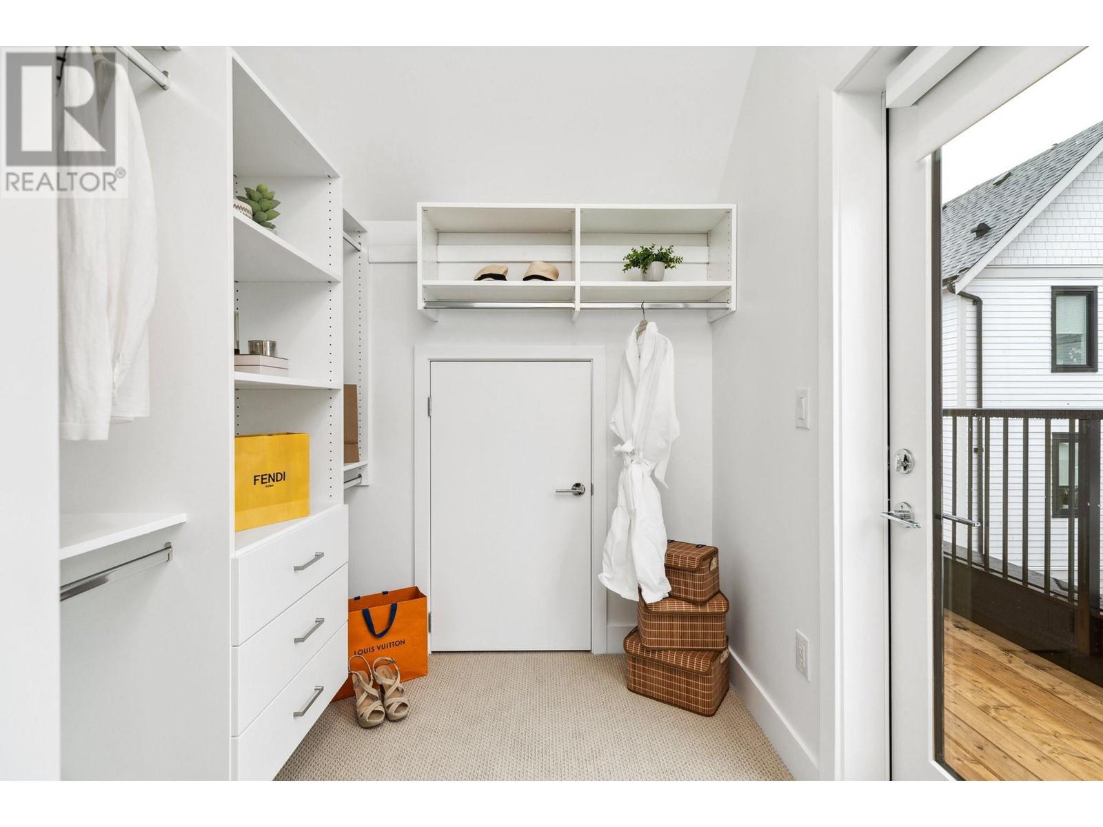 112 1306 LAVAL SQUARE