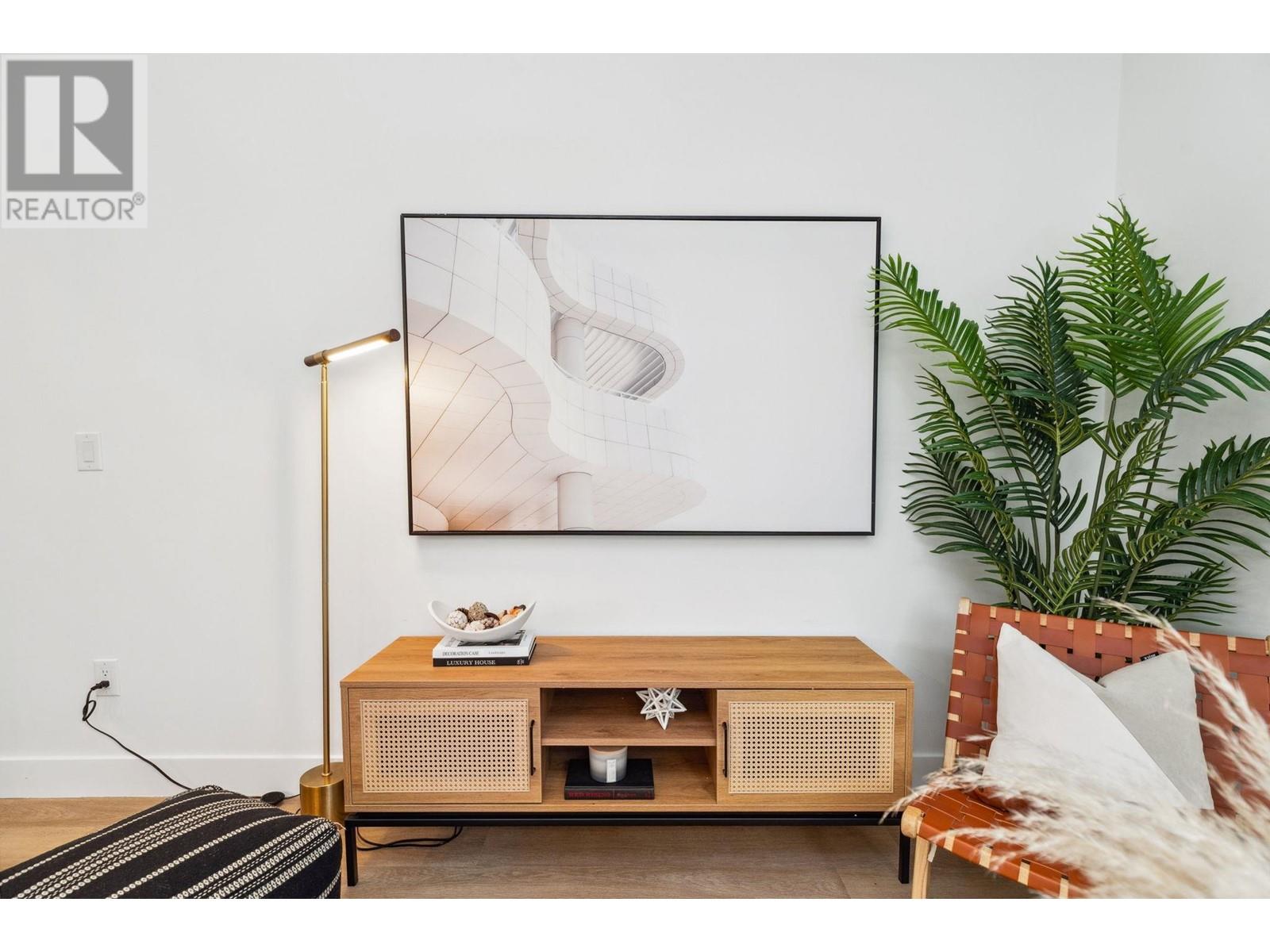 112 1306 LAVAL SQUARE