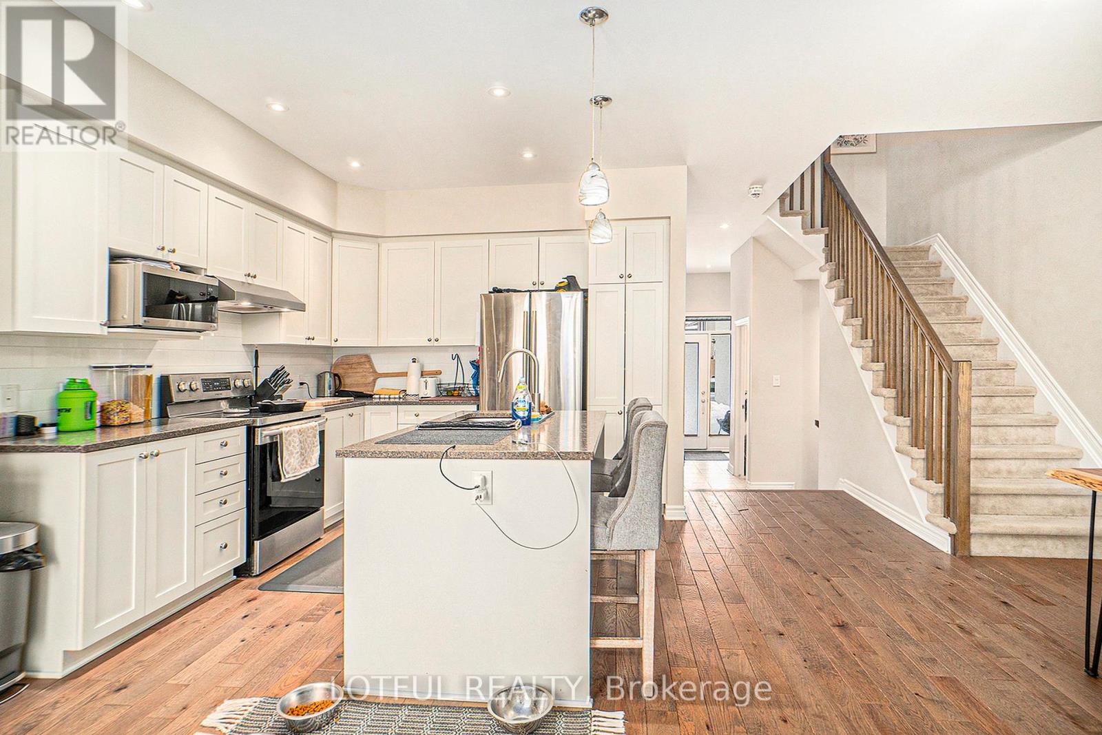 336 Rainrock Crescent, Ottawa, Ontario  K1W 0J6 - Photo 6 - X11962401