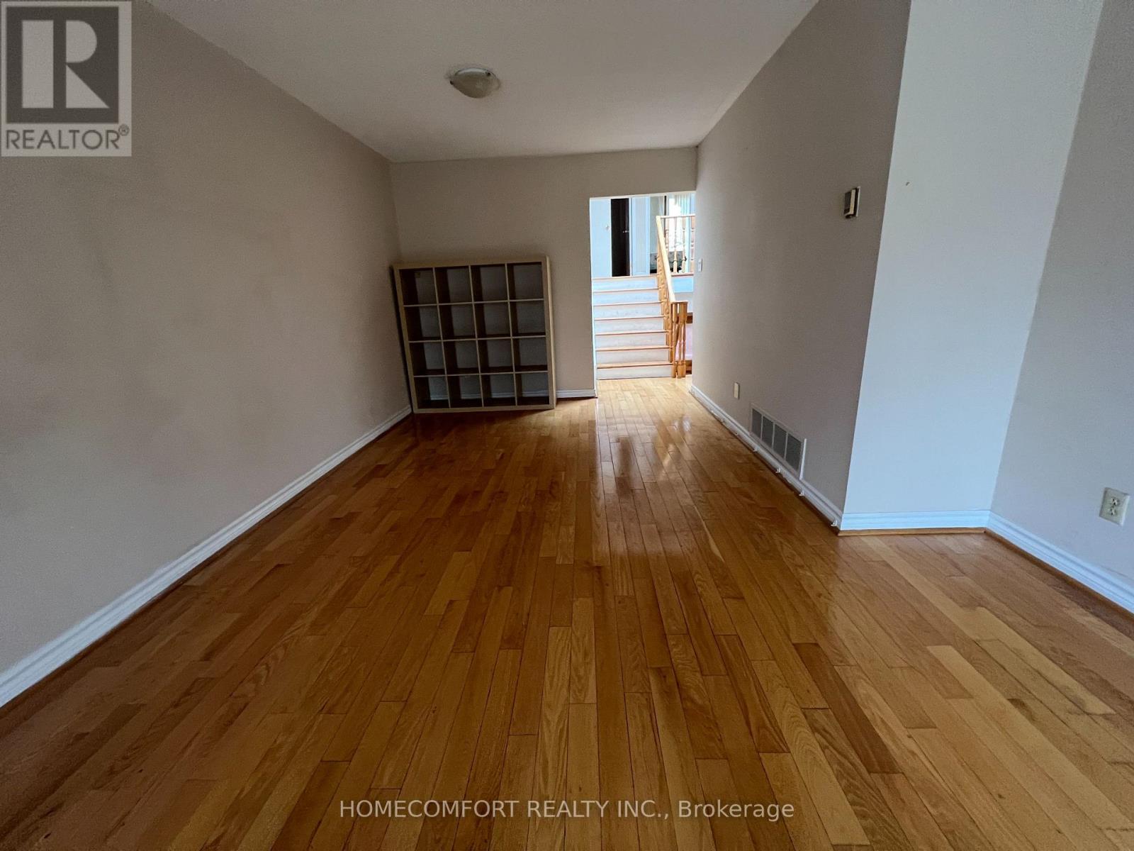 109 Shawnee Circle, Toronto, Ontario  M2H 2X9 - Photo 4 - C11962356