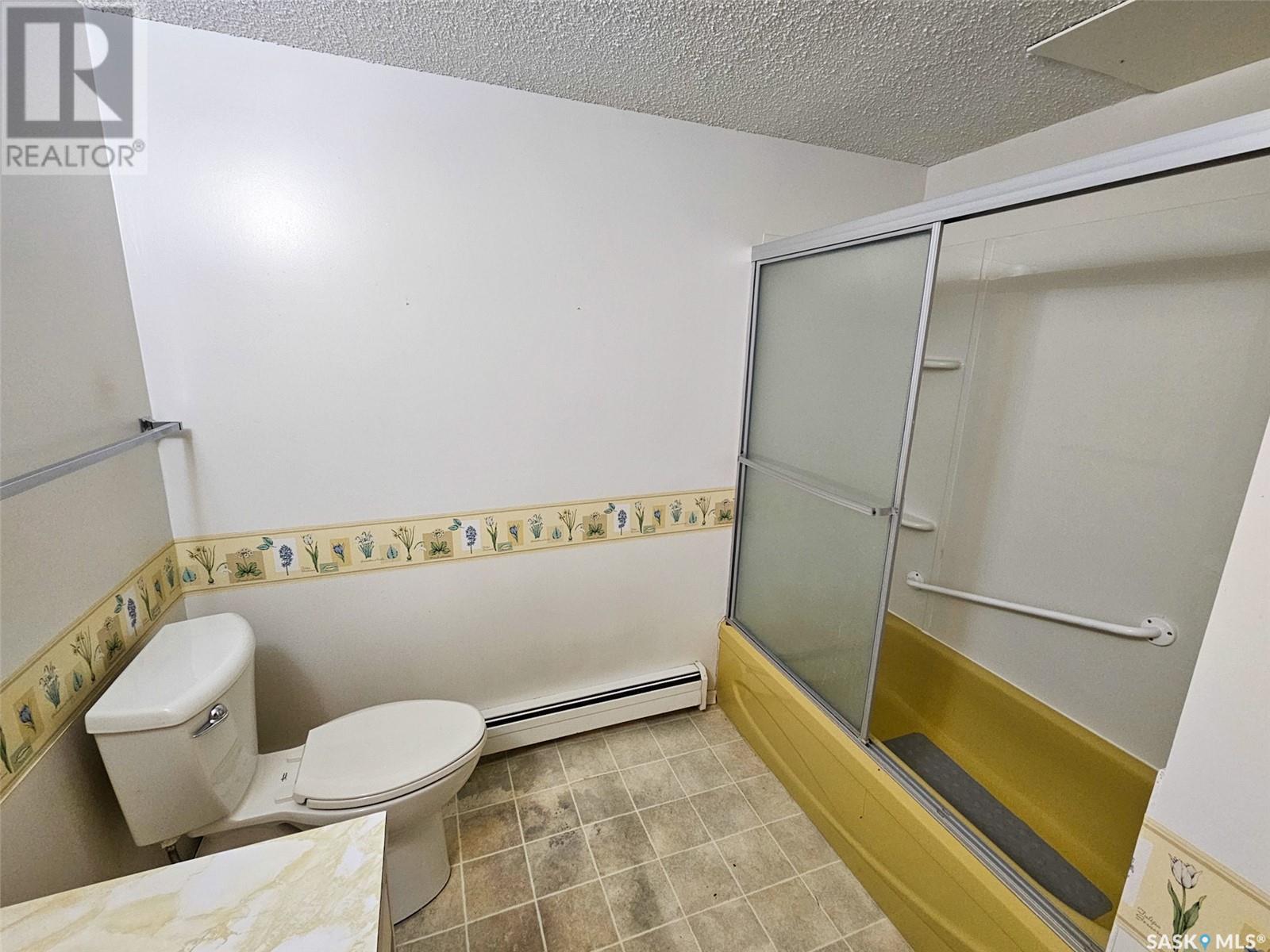 8 320 13th Avenue Ne, Swift Current, Saskatchewan  S9H 2V9 - Photo 6 - SK995404
