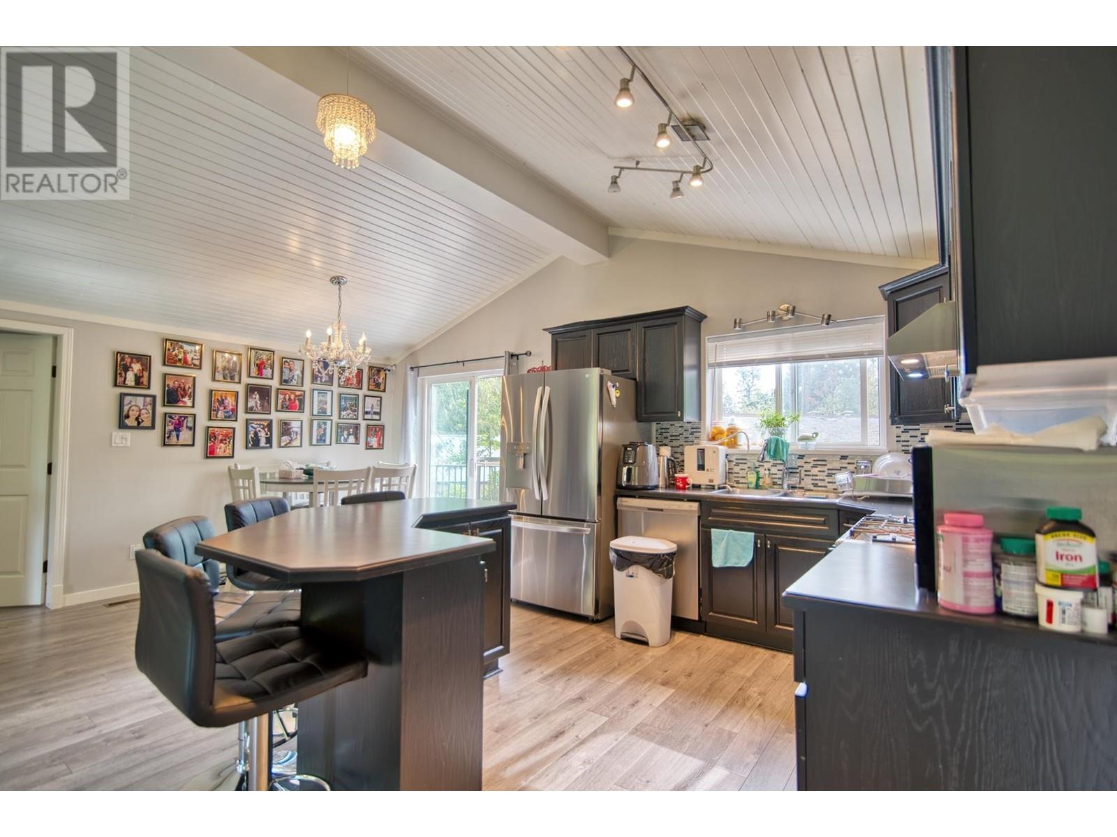7717 Fawn Road, Halfmoon Bay, British Columbia  V7Z 1C4 - Photo 12 - R2964605