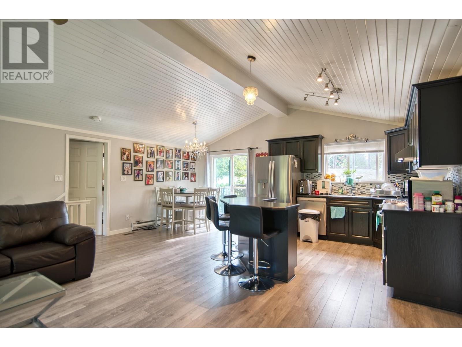7717 Fawn Road, Halfmoon Bay, British Columbia  V7Z 1C4 - Photo 9 - R2964605