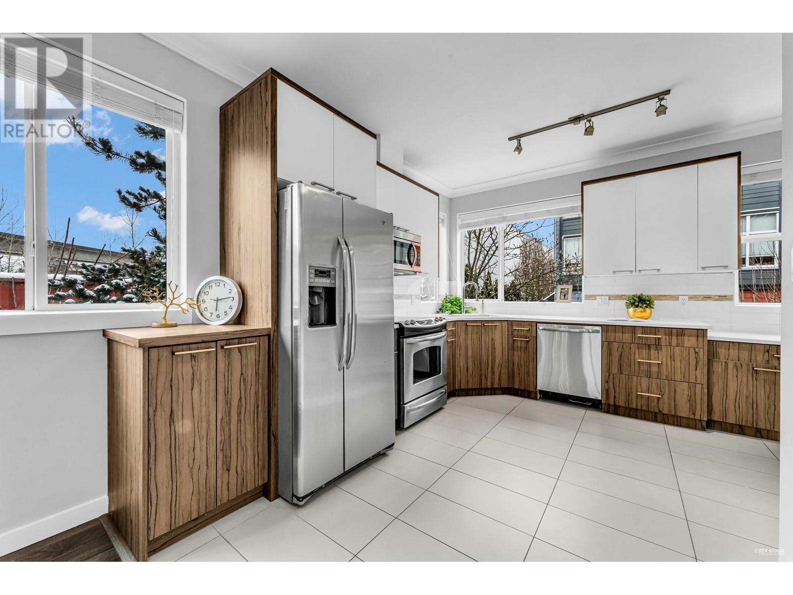 Listing Picture 9 of 31 : 316 7533 GILLEY AVENUE, Burnaby / 本拿比 - 魯藝地產 Yvonne Lu Group - MLS Medallion Club Member