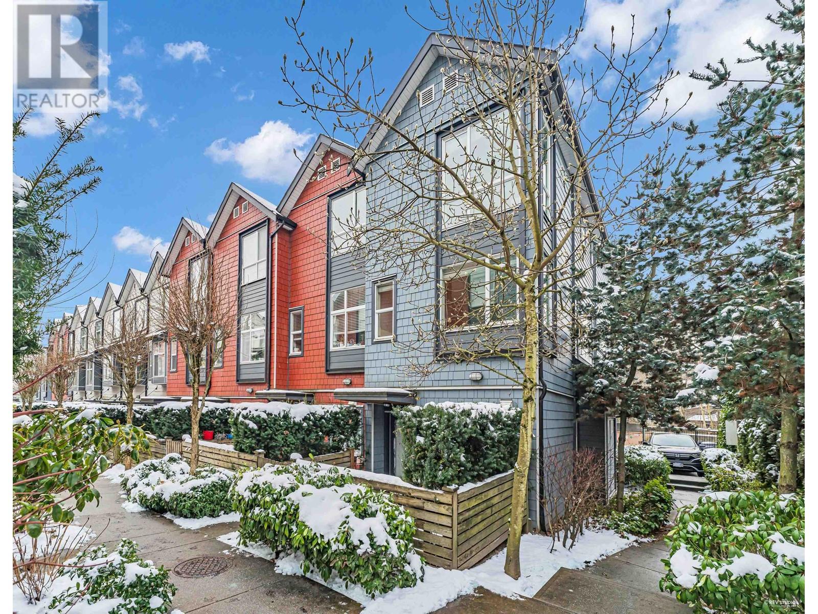 Listing Picture 3 of 31 : 316 7533 GILLEY AVENUE, Burnaby / 本拿比 - 魯藝地產 Yvonne Lu Group - MLS Medallion Club Member