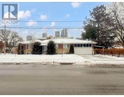 105 BETTY ANN DRIVE, Toronto, Ontario