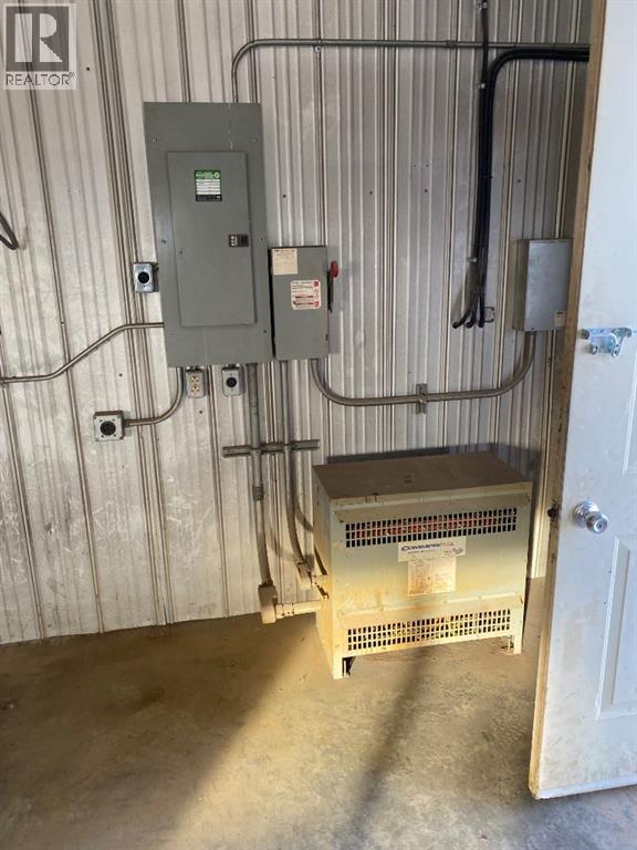 6701 & 6705 44 Avenue, Ponoka, Alberta  T4J 1J8 - Photo 5 - A2193214