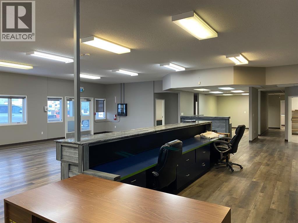 6701 & 6705 44 Avenue, Ponoka, Alberta  T4J 1J8 - Photo 31 - A2193214