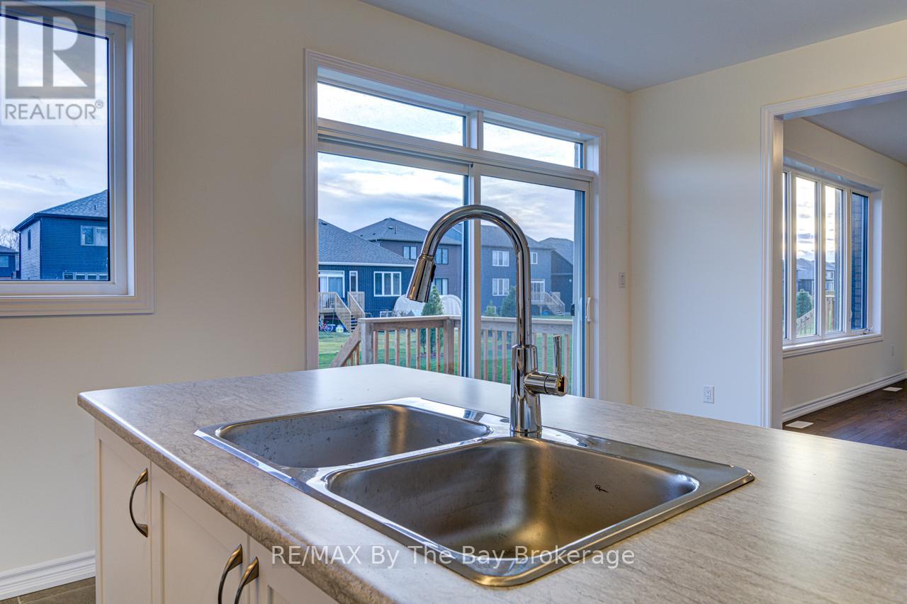 178 Mapleside Drive, Wasaga Beach, Ontario  L9Z 0L4 - Photo 14 - S11958909