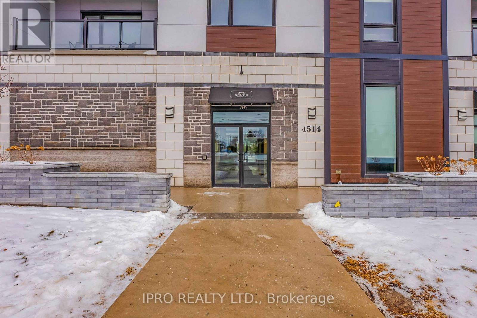 406 - 4514 Ontario Street, Lincoln, Ontario  L3J 2J4 - Photo 2 - X11962533