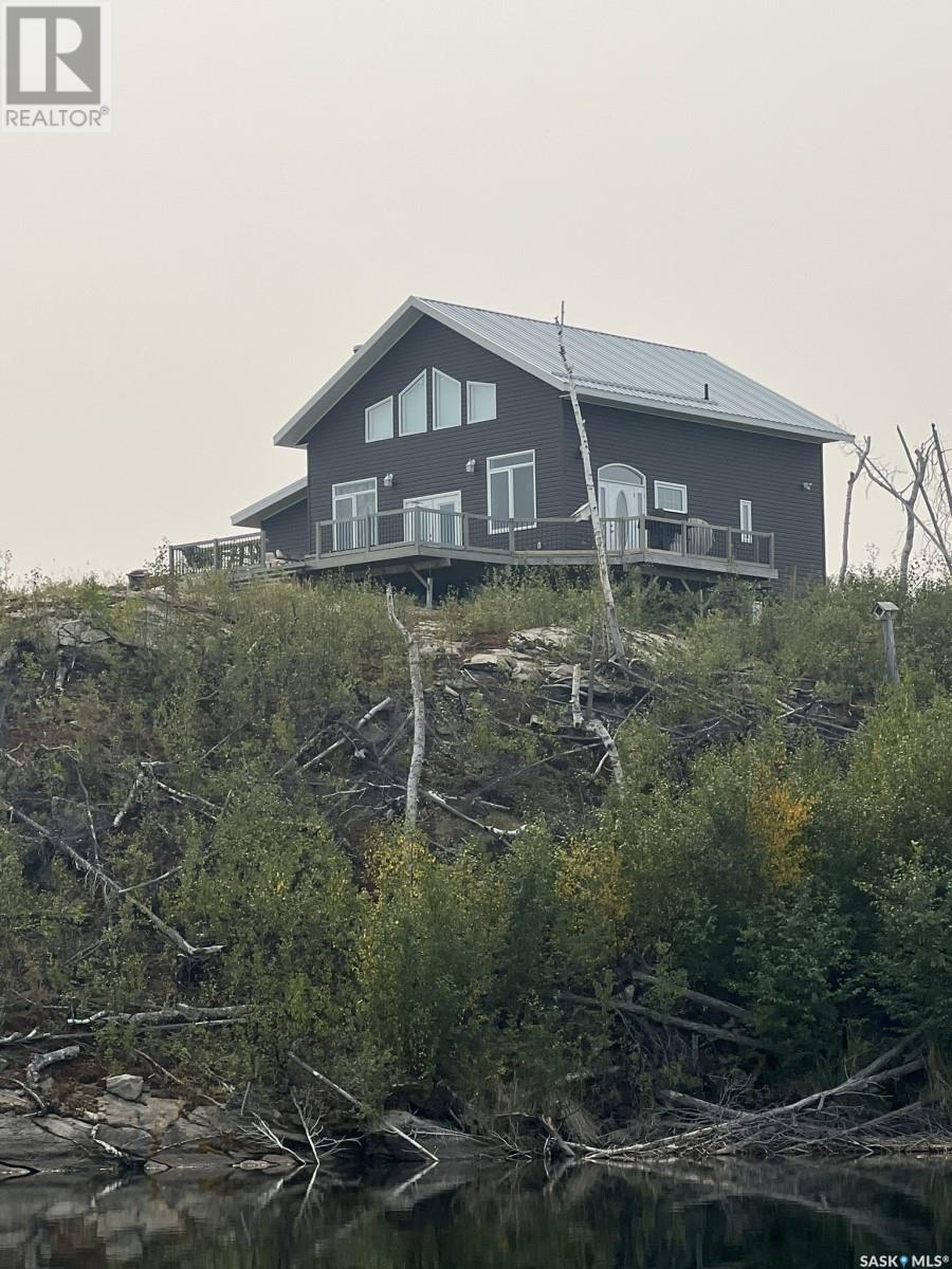 Ewen Bay Cabin, Lac La Ronge Provincial Park, Saskatchewan  S0J 1L0 - Photo 2 - SK995405