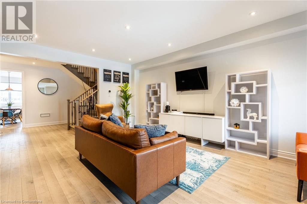 Property at 266 HUMPHREY Street image 4
