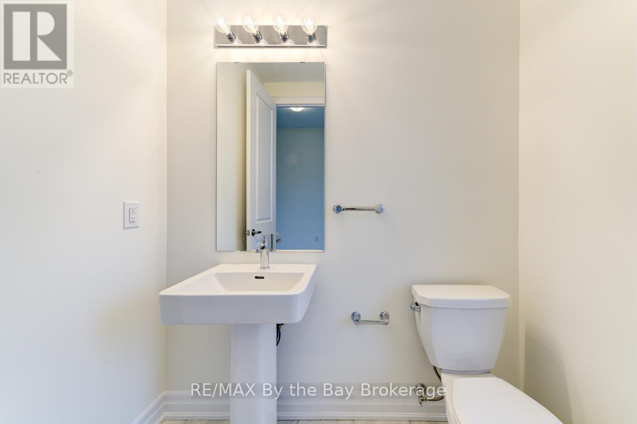 169 Rosanne Circle, Wasaga Beach, Ontario  L9Z 0N1 - Photo 4 - S11941629