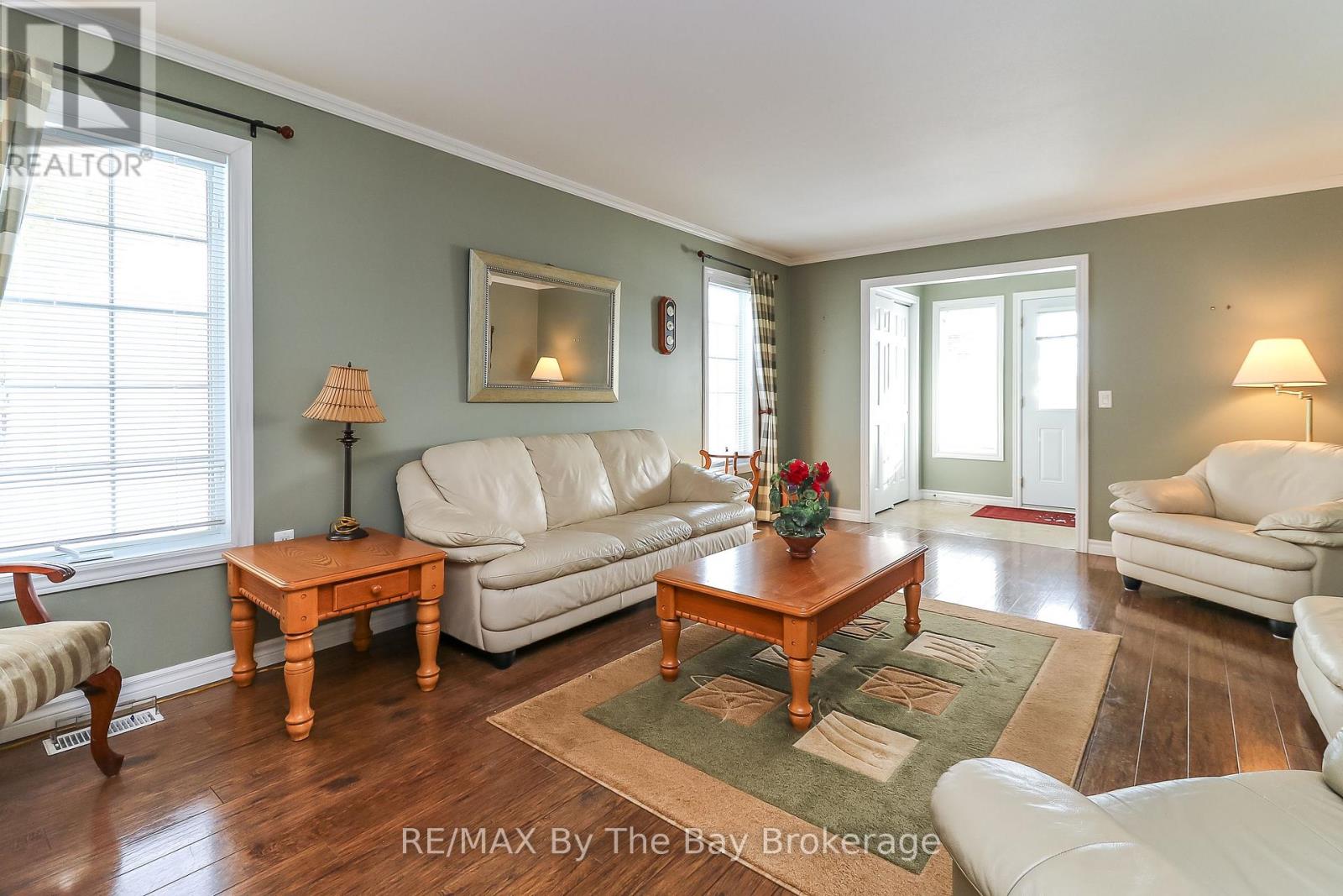 9 Ventnor Crescent, Wasaga Beach, Ontario  L9Z 3A8 - Photo 3 - S11952072