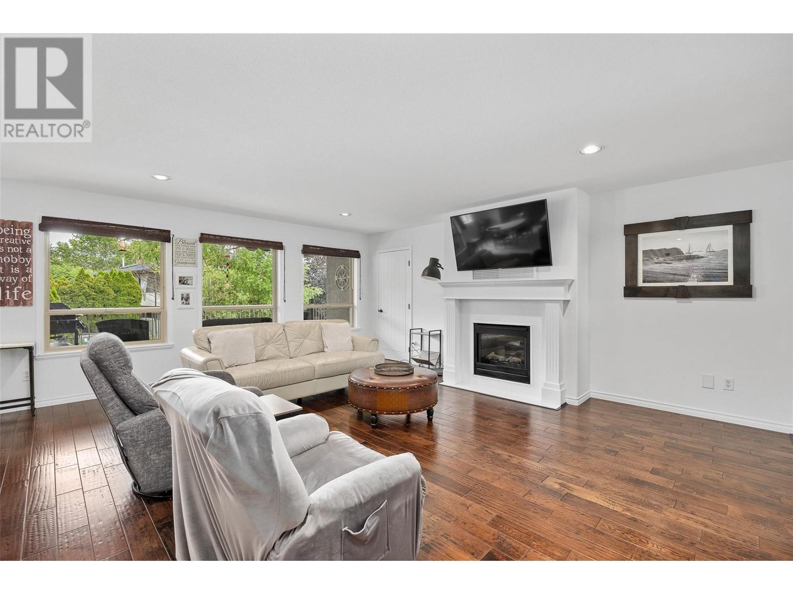 Property at 1503 Tanemura Crescent image 3