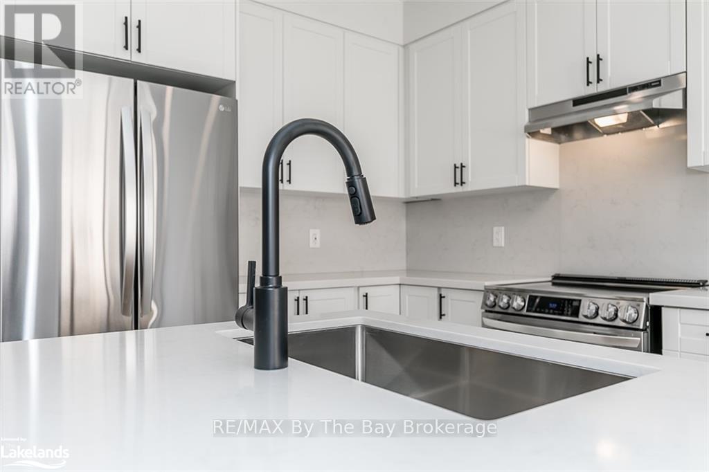 3 Rosanne Circle, Wasaga Beach, Ontario  L9Z 0N4 - Photo 12 - S11823126