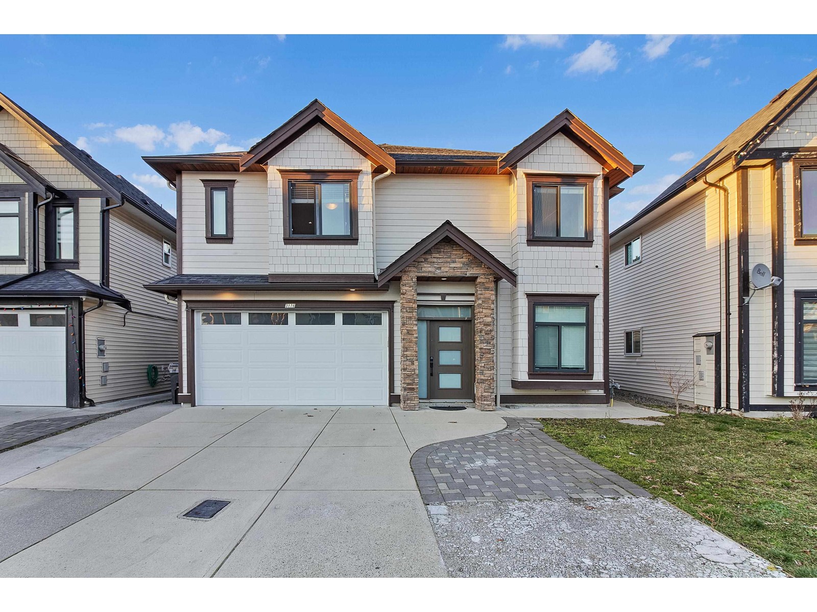 3176 Engineer Crescent, Abbotsford, British Columbia  V4X 0A7 - Photo 3 - R2964050