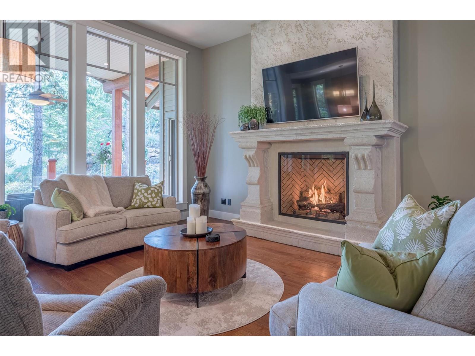Property at 536 Falcon Point Way image 5
