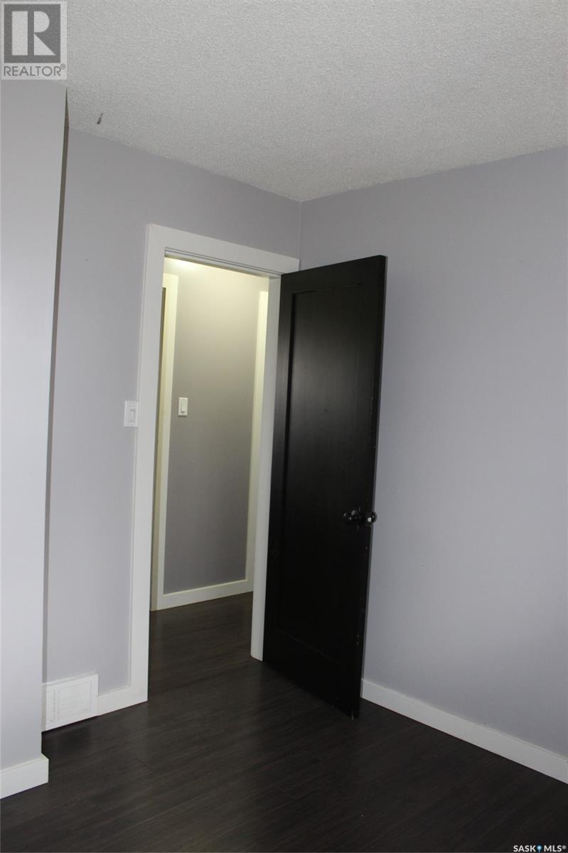 581 3rd Street W, Shaunavon, Saskatchewan  S0N 2M0 - Photo 13 - SK995441