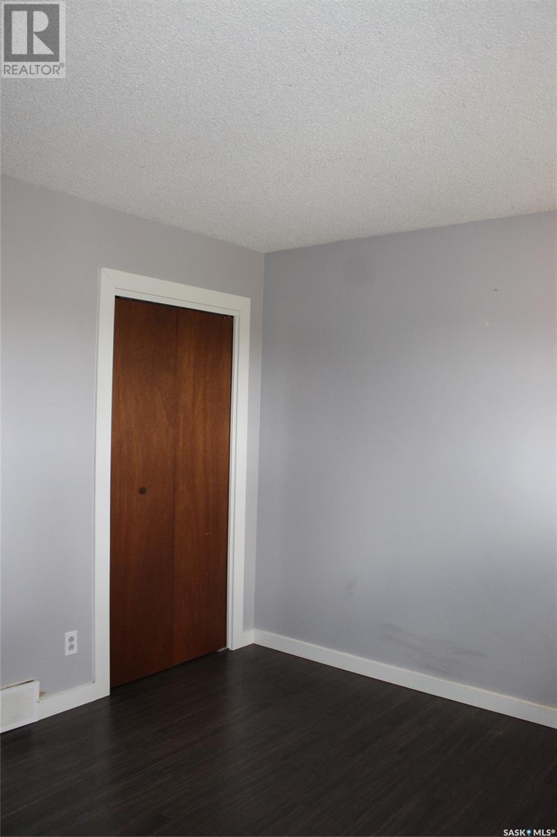 581 3rd Street W, Shaunavon, Saskatchewan  S0N 2M0 - Photo 15 - SK995441