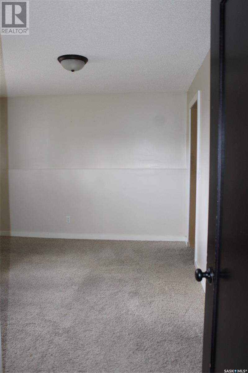 581 3rd Street W, Shaunavon, Saskatchewan  S0N 2M0 - Photo 20 - SK995441