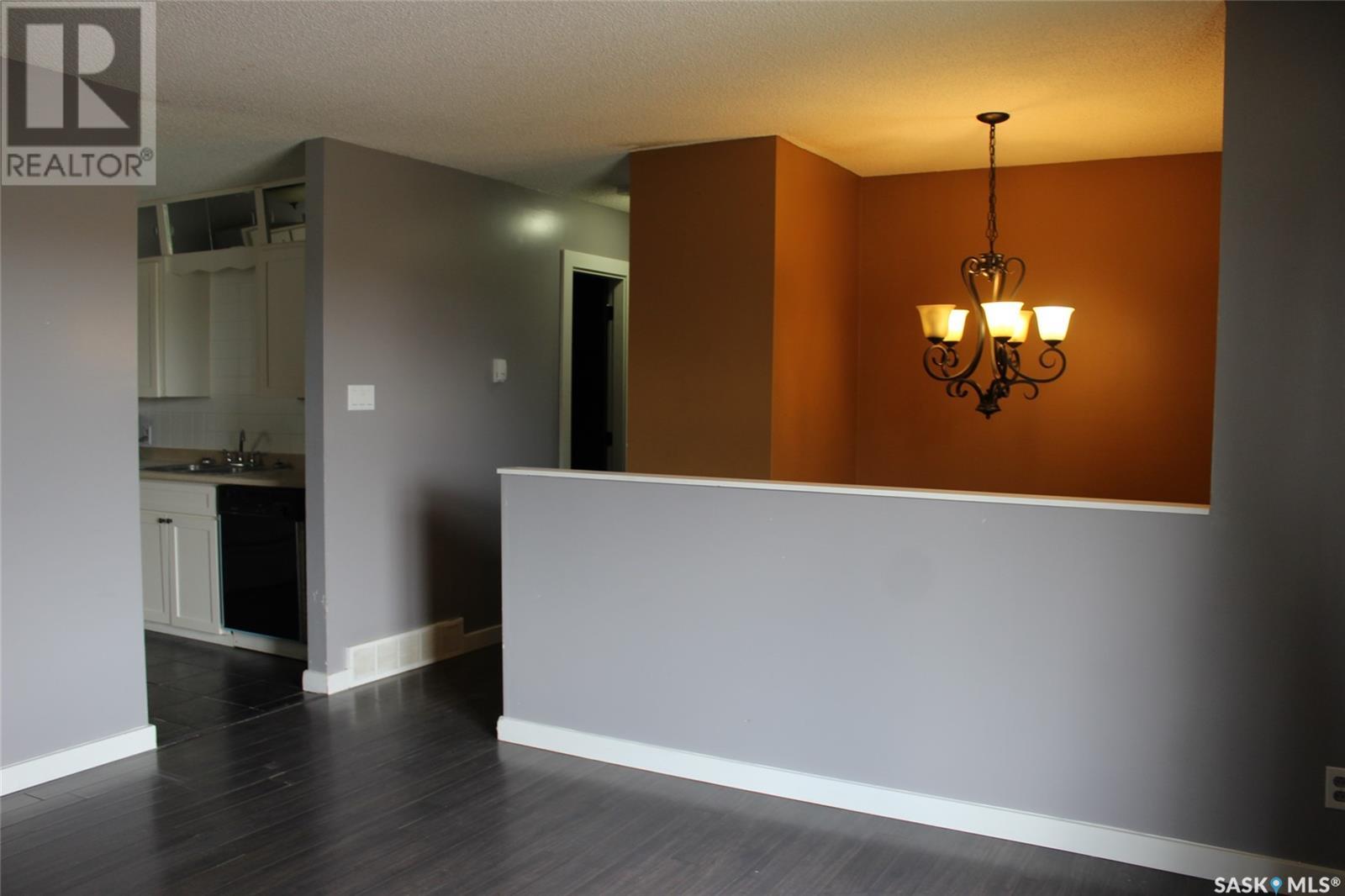 Property at 581 3rd STREET W image 4