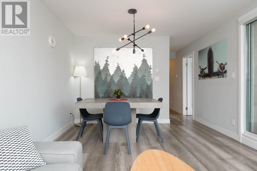 Listing Picture 4 of 25 : 1006 907 BEACH AVENUE, Vancouver / 溫哥華 - 魯藝地產 Yvonne Lu Group - MLS Medallion Club Member