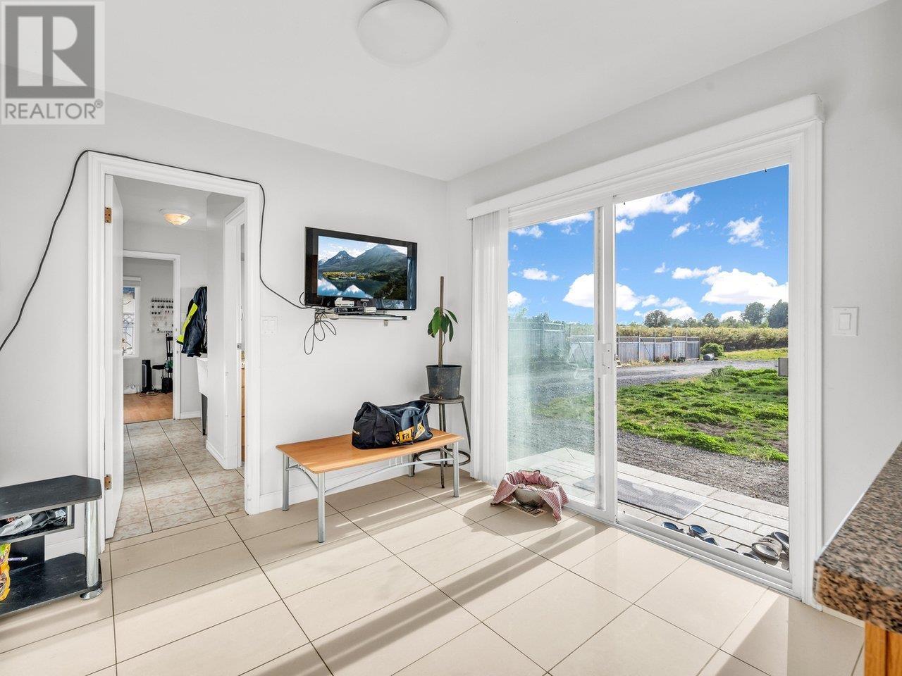 Listing Picture 12 of 40 : 7311 NO. 6 ROAD, Richmond / 烈治文 - 魯藝地產 Yvonne Lu Group - MLS Medallion Club Member
