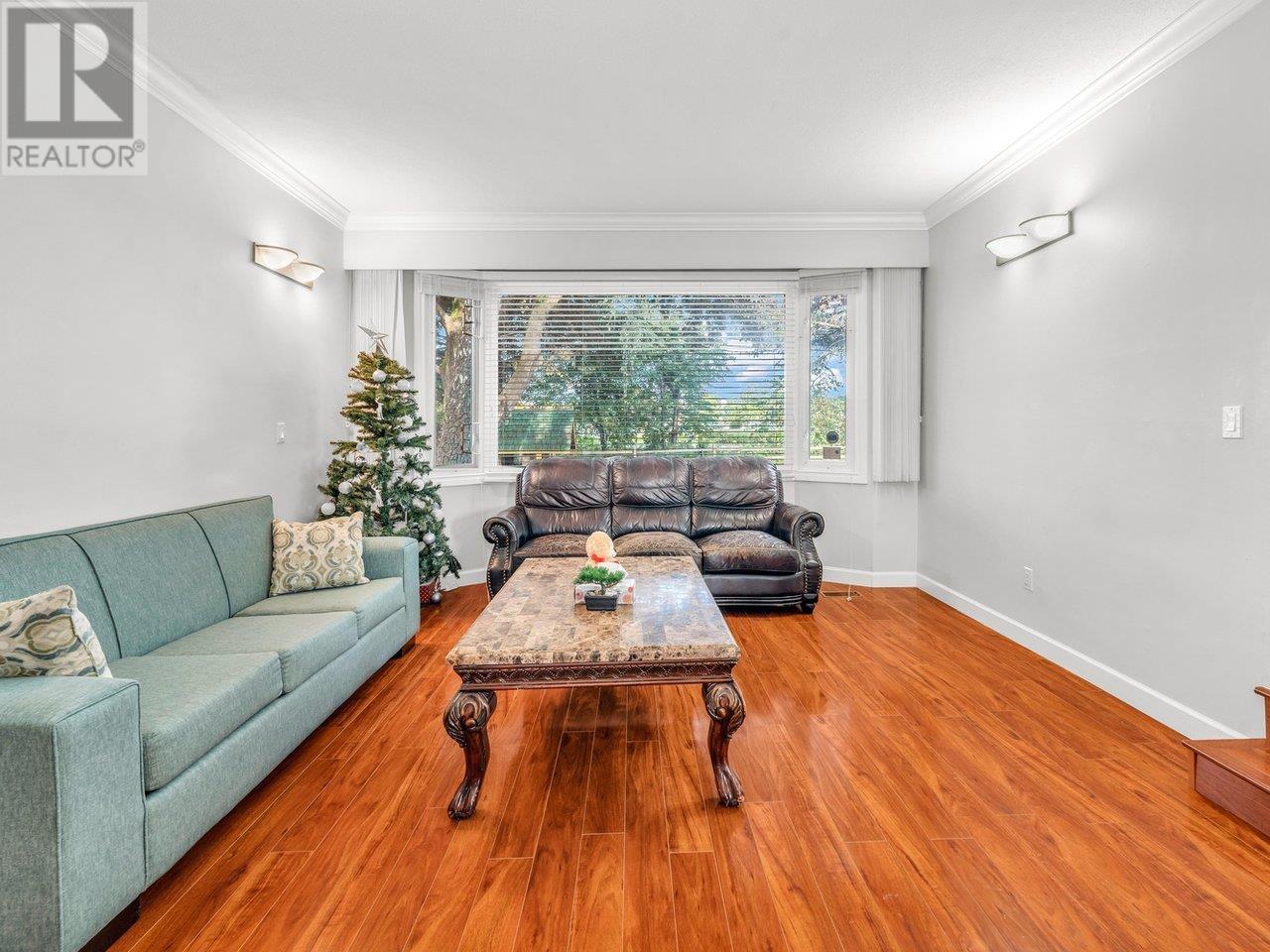 Listing Picture 19 of 40 : 7311 NO. 6 ROAD, Richmond / 烈治文 - 魯藝地產 Yvonne Lu Group - MLS Medallion Club Member