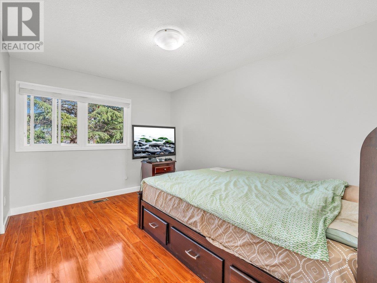 Listing Picture 34 of 40 : 7311 NO. 6 ROAD, Richmond / 烈治文 - 魯藝地產 Yvonne Lu Group - MLS Medallion Club Member