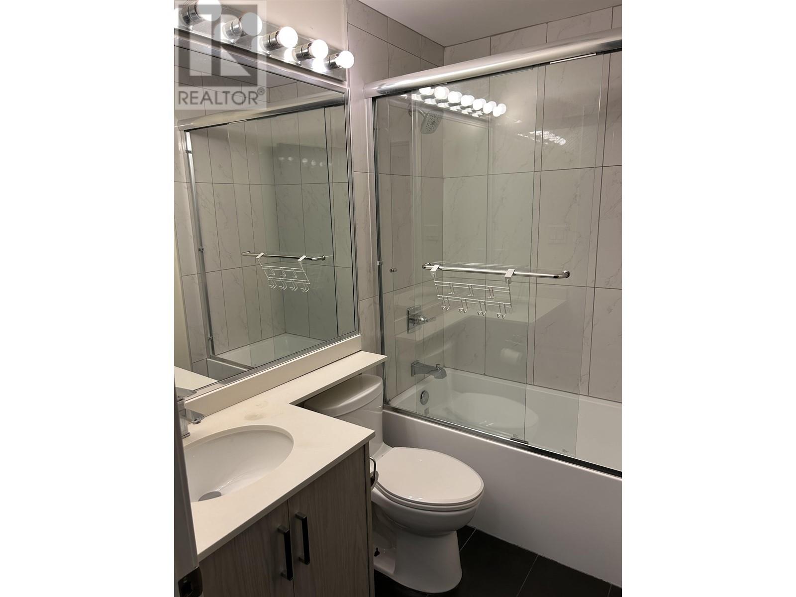 8687 Selkirk Street, Vancouver, British Columbia  V6P 4J2 - Photo 4 - C8066461